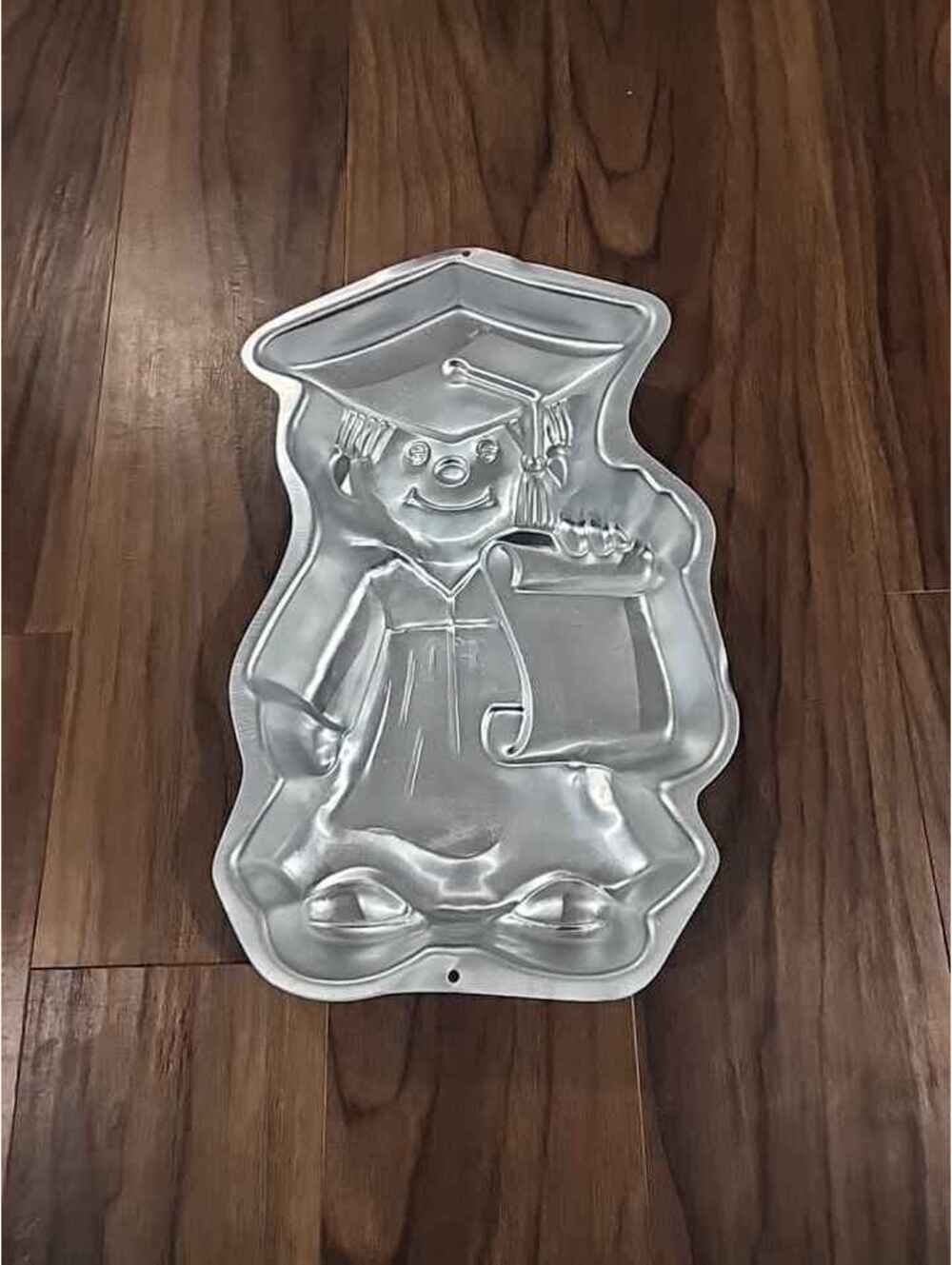 Wilson Graduate Cake Pan